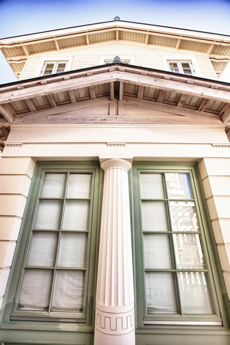 Wooden Classicism – Exterior Windows e f san juan, exterior windows of the Wooden Classicism in Seaside